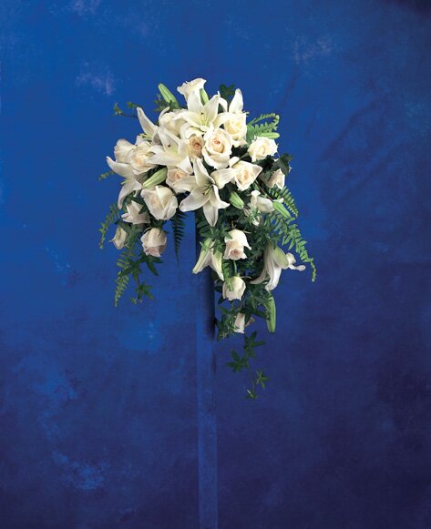 cwf0821 002 - Crescent Bouquet