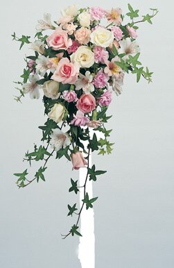 cwf4711 002 - Classic Cascading Bouquet
